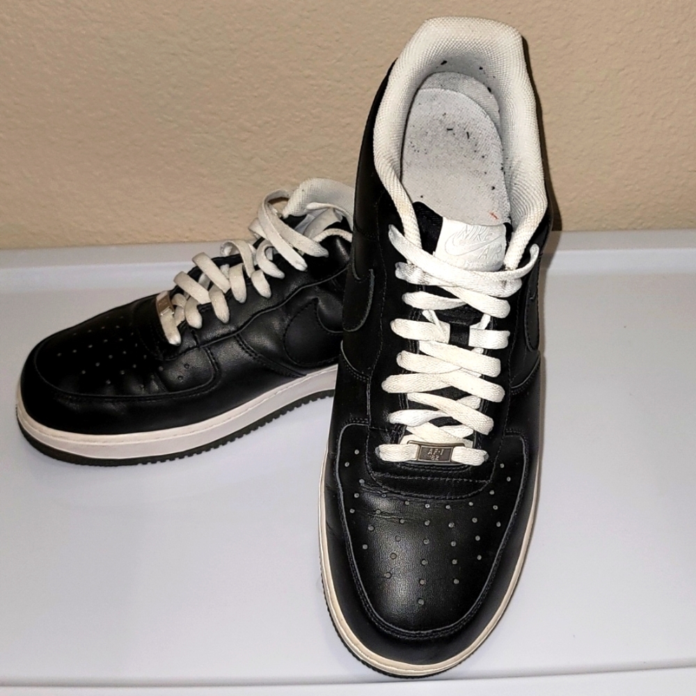 Nike Air Force Ones (Black)
